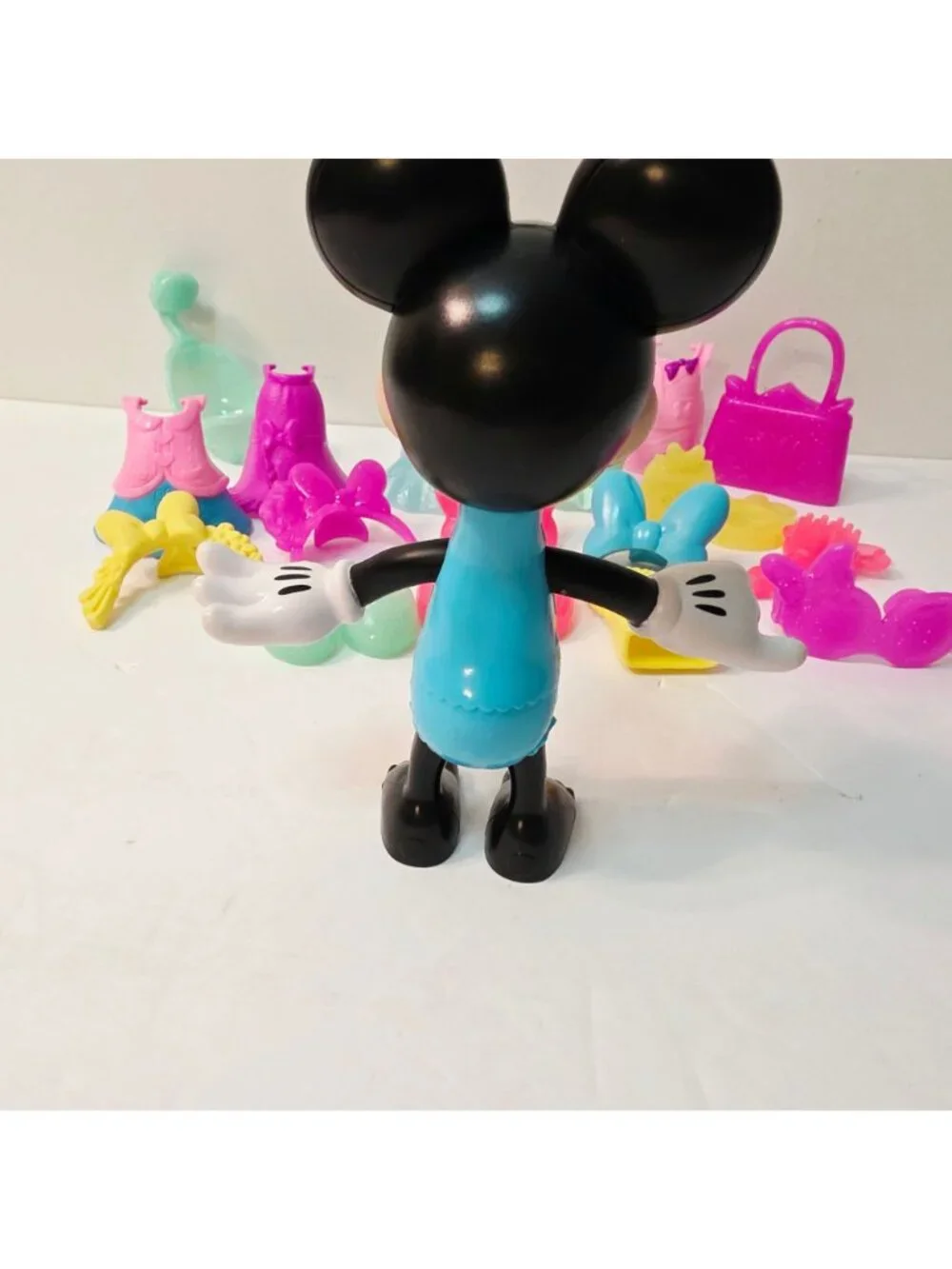Disney Minnie Mouse Snap N Style Doll Figure Bowtique Outfits Dress Bows Shoes